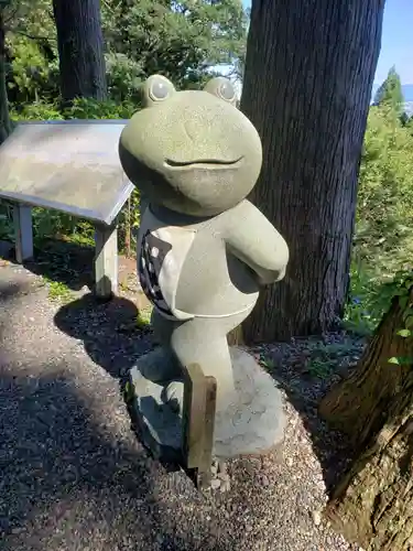 春日山神社の建物その他