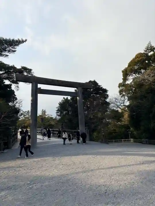 伊勢神宮内宮(皇大神宮)の{uncategorized: "未分類", other: "その他", undefined: "問題あり", building: "その他建物", grave: "お墓", sacred_gate: "鳥居", guardian: "狛犬", statue: "像", buddha: "仏像", history: "歴史", nature: "自然", garden: "庭園", animal: "動物", pagoda: "塔", temizu: "手水舎", mountain_gate: "山門・神門", sanctuary: "本殿・本堂", subordinate: "末社・摂社", art: "芸術", scenery: "景色", jizo: "地蔵", ema: "絵馬", goshuin: "御朱印", omikuji: "おみくじ", items: "授与品その他", amulet: "お守り", goshuincho: "御朱印帳", eats: "食事", festival: "お祭り", votive_dance: "神楽", shichigosan: "七五三参", wedding: "結婚式", experience: "体験その他", initially: "初詣", around: "周辺", anti_infection: "感染症対策"}