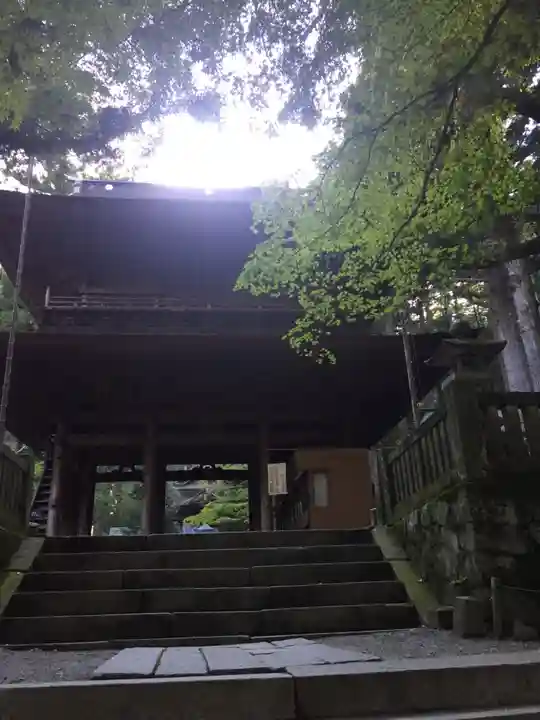 宝積山光前寺の山門・神門