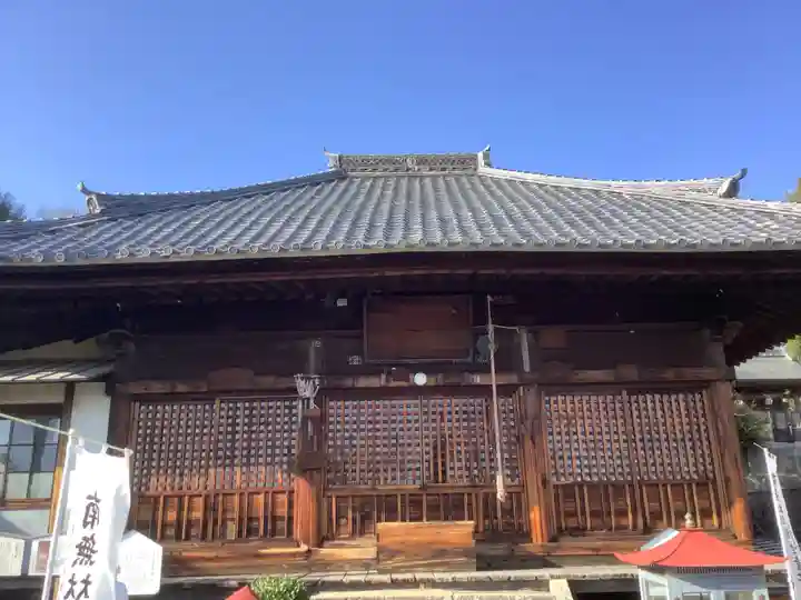 小松寺の本殿・本堂
