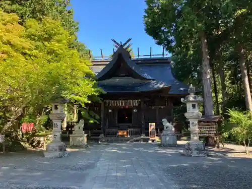 冨士御室浅間神社の本殿・本堂