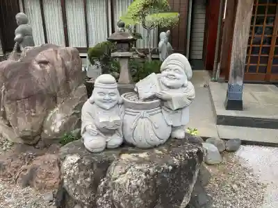 観蔵院の{uncategorized: "未分類", other: "その他", undefined: "問題あり", building: "その他建物", grave: "お墓", sacred_gate: "鳥居", guardian: "狛犬", statue: "像", buddha: "仏像", history: "歴史", nature: "自然", garden: "庭園", animal: "動物", pagoda: "塔", temizu: "手水舎", mountain_gate: "山門・神門", sanctuary: "本殿・本堂", subordinate: "末社・摂社", art: "芸術", scenery: "景色", jizo: "地蔵", ema: "絵馬", goshuin: "御朱印", omikuji: "おみくじ", items: "授与品その他", amulet: "お守り", goshuincho: "御朱印帳", eats: "食事", festival: "お祭り", votive_dance: "神楽", shichigosan: "七五三参", wedding: "結婚式", experience: "体験その他", initially: "初詣", around: "周辺", anti_infection: "感染症対策"}