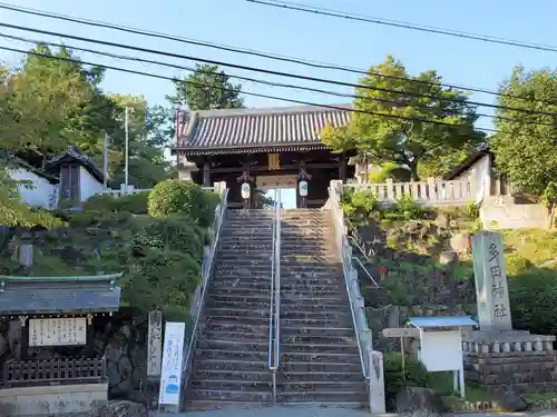 多田神社の山門