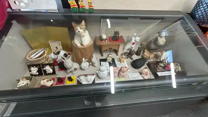 瑠璃寺の{uncategorized: "未分類", other: "その他", undefined: "問題あり", building: "その他建物", grave: "お墓", sacred_gate: "鳥居", guardian: "狛犬", statue: "像", buddha: "仏像", history: "歴史", nature: "自然", garden: "庭園", animal: "動物", pagoda: "塔", temizu: "手水舎", mountain_gate: "山門・神門", sanctuary: "本殿・本堂", subordinate: "末社・摂社", art: "芸術", scenery: "景色", jizo: "地蔵", ema: "絵馬", goshuin: "御朱印", omikuji: "おみくじ", items: "授与品その他", amulet: "お守り", goshuincho: "御朱印帳", eats: "食事", festival: "お祭り", votive_dance: "神楽", shichigosan: "七五三参", wedding: "結婚式", experience: "体験その他", initially: "初詣", around: "周辺", anti_infection: "感染症対策"}