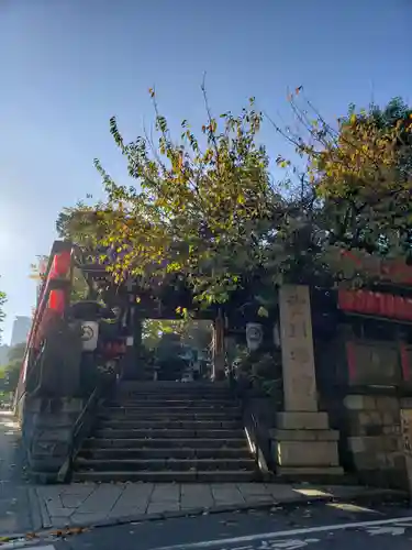 豊川稲荷東京別院の山門・神門