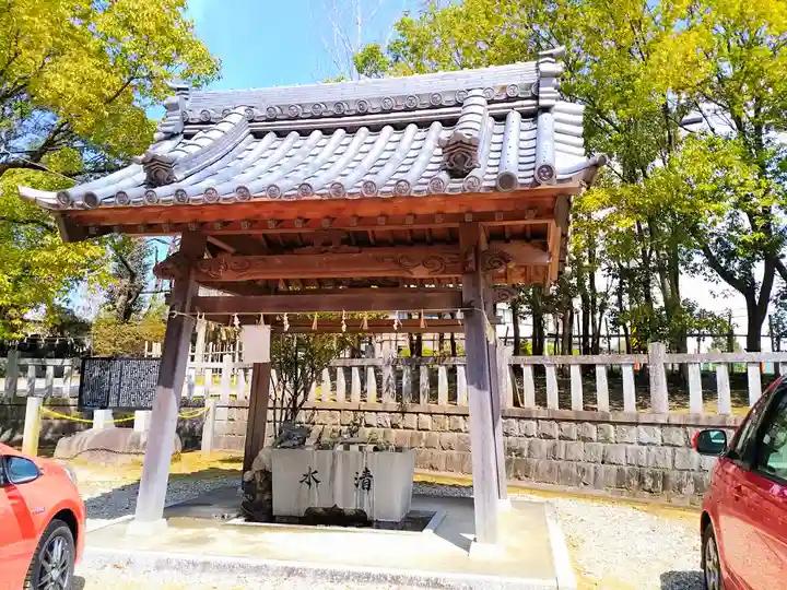 樹木神社の手水舎