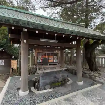 伊勢山皇大神宮の{uncategorized: "未分類", other: "その他", undefined: "問題あり", building: "その他建物", grave: "お墓", sacred_gate: "鳥居", guardian: "狛犬", statue: "像", buddha: "仏像", history: "歴史", nature: "自然", garden: "庭園", animal: "動物", pagoda: "塔", temizu: "手水舎", mountain_gate: "山門・神門", sanctuary: "本殿・本堂", subordinate: "末社・摂社", art: "芸術", scenery: "景色", jizo: "地蔵", ema: "絵馬", goshuin: "御朱印", omikuji: "おみくじ", items: "授与品その他", amulet: "お守り", goshuincho: "御朱印帳", eats: "食事", festival: "お祭り", votive_dance: "神楽", shichigosan: "七五三参", wedding: "結婚式", experience: "体験その他", initially: "初詣", around: "周辺", anti_infection: "感染症対策"}
