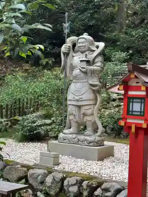 御髪神社の像