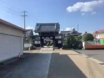龍洞寺の山門・神門