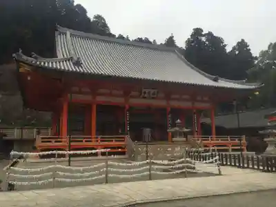 勝尾寺の本殿・本堂
