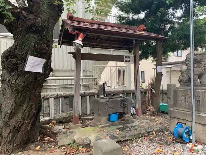 子神社の手水舎