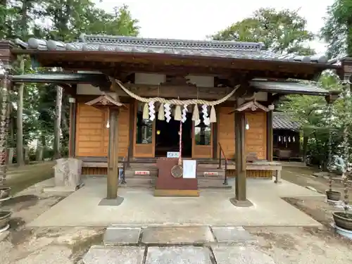 上中居諏訪神社の本殿・本堂