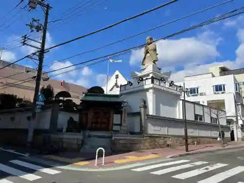 本寿寺の山門