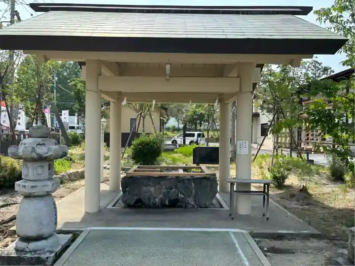 三重縣護國神社の手水舎