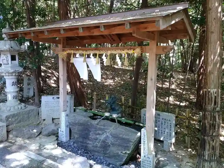 八幡神社の手水舎