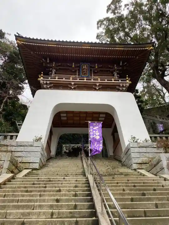 江島神社の山門・神門