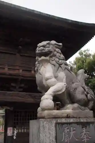 穴切大神社の狛犬
