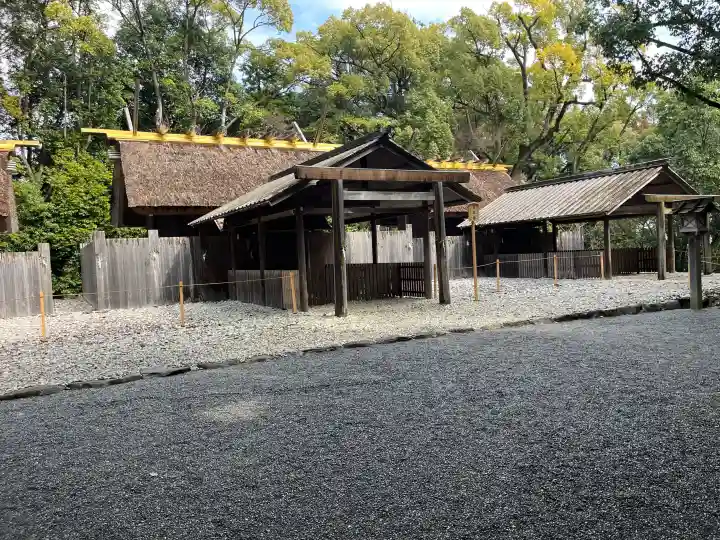 月夜見宮(豊受大神宮別宮)の{uncategorized: "未分類", other: "その他", undefined: "問題あり", building: "その他建物", grave: "お墓", sacred_gate: "鳥居", guardian: "狛犬", statue: "像", buddha: "仏像", history: "歴史", nature: "自然", garden: "庭園", animal: "動物", pagoda: "塔", temizu: "手水舎", mountain_gate: "山門・神門", sanctuary: "本殿・本堂", subordinate: "末社・摂社", art: "芸術", scenery: "景色", jizo: "地蔵", ema: "絵馬", goshuin: "御朱印", omikuji: "おみくじ", items: "授与品その他", amulet: "お守り", goshuincho: "御朱印帳", eats: "食事", festival: "お祭り", votive_dance: "神楽", shichigosan: "七五三参", wedding: "結婚式", experience: "体験その他", initially: "初詣", around: "周辺", anti_infection: "感染症対策"}