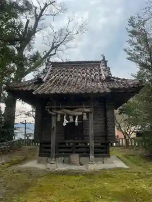 熊野神社の{uncategorized: "未分類", other: "その他", undefined: "問題あり", building: "その他建物", grave: "お墓", sacred_gate: "鳥居", guardian: "狛犬", statue: "像", buddha: "仏像", history: "歴史", nature: "自然", garden: "庭園", animal: "動物", pagoda: "塔", temizu: "手水舎", mountain_gate: "山門・神門", sanctuary: "本殿・本堂", subordinate: "末社・摂社", art: "芸術", scenery: "景色", jizo: "地蔵", ema: "絵馬", goshuin: "御朱印", omikuji: "おみくじ", items: "授与品その他", amulet: "お守り", goshuincho: "御朱印帳", eats: "食事", festival: "お祭り", votive_dance: "神楽", shichigosan: "七五三参", wedding: "結婚式", experience: "体験その他", initially: "初詣", around: "周辺", anti_infection: "感染症対策"}