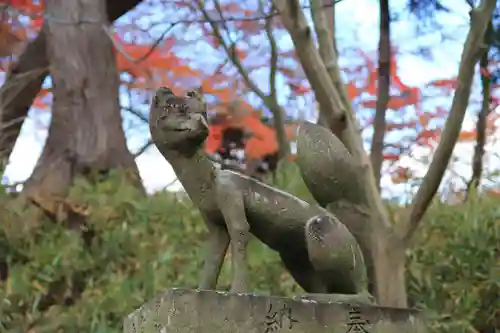 東館稲荷神社の狛犬