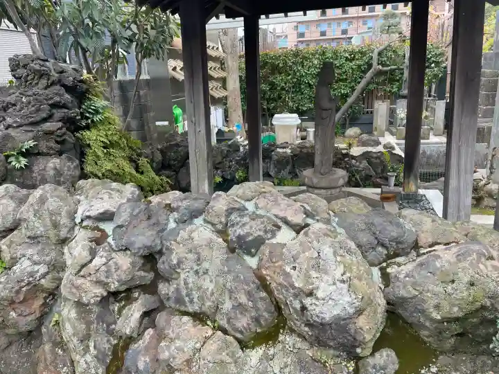 善慶寺の{uncategorized: "未分類", other: "その他", undefined: "問題あり", building: "その他建物", grave: "お墓", sacred_gate: "鳥居", guardian: "狛犬", statue: "像", buddha: "仏像", history: "歴史", nature: "自然", garden: "庭園", animal: "動物", pagoda: "塔", temizu: "手水舎", mountain_gate: "山門・神門", sanctuary: "本殿・本堂", subordinate: "末社・摂社", art: "芸術", scenery: "景色", jizo: "地蔵", ema: "絵馬", goshuin: "御朱印", omikuji: "おみくじ", items: "授与品その他", amulet: "お守り", goshuincho: "御朱印帳", eats: "食事", festival: "お祭り", votive_dance: "神楽", shichigosan: "七五三参", wedding: "結婚式", experience: "体験その他", initially: "初詣", around: "周辺", anti_infection: "感染症対策"}