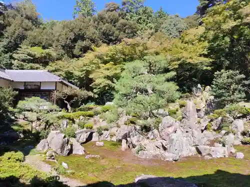 吸湖山　青岸寺の庭園