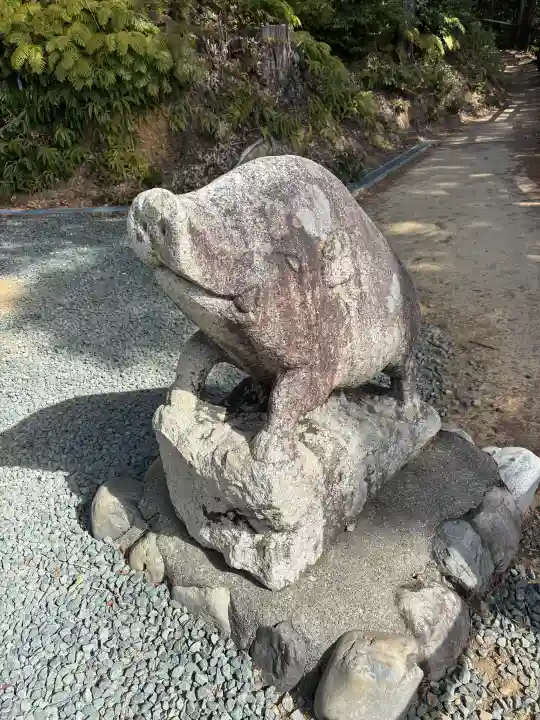 光明寺の{uncategorized: "未分類", other: "その他", undefined: "問題あり", building: "その他建物", grave: "お墓", sacred_gate: "鳥居", guardian: "狛犬", statue: "像", buddha: "仏像", history: "歴史", nature: "自然", garden: "庭園", animal: "動物", pagoda: "塔", temizu: "手水舎", mountain_gate: "山門・神門", sanctuary: "本殿・本堂", subordinate: "末社・摂社", art: "芸術", scenery: "景色", jizo: "地蔵", ema: "絵馬", goshuin: "御朱印", omikuji: "おみくじ", items: "授与品その他", amulet: "お守り", goshuincho: "御朱印帳", eats: "食事", festival: "お祭り", votive_dance: "神楽", shichigosan: "七五三参", wedding: "結婚式", experience: "体験その他", initially: "初詣", around: "周辺", anti_infection: "感染症対策"}