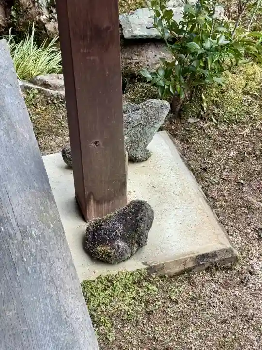 実相院門跡の{uncategorized: "未分類", other: "その他", undefined: "問題あり", building: "その他建物", grave: "お墓", sacred_gate: "鳥居", guardian: "狛犬", statue: "像", buddha: "仏像", history: "歴史", nature: "自然", garden: "庭園", animal: "動物", pagoda: "塔", temizu: "手水舎", mountain_gate: "山門・神門", sanctuary: "本殿・本堂", subordinate: "末社・摂社", art: "芸術", scenery: "景色", jizo: "地蔵", ema: "絵馬", goshuin: "御朱印", omikuji: "おみくじ", items: "授与品その他", amulet: "お守り", goshuincho: "御朱印帳", eats: "食事", festival: "お祭り", votive_dance: "神楽", shichigosan: "七五三参", wedding: "結婚式", experience: "体験その他", initially: "初詣", around: "周辺", anti_infection: "感染症対策"}