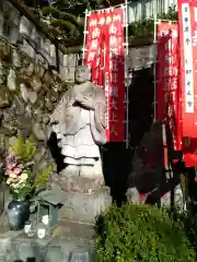 岸之坊の像