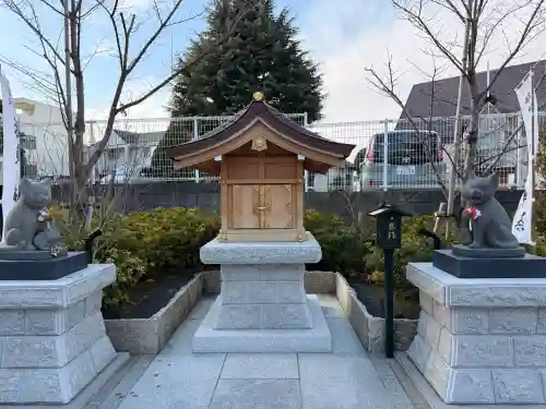 駒込妙義神社の{uncategorized: "未分類", other: "その他", undefined: "問題あり", building: "その他建物", grave: "お墓", sacred_gate: "鳥居", guardian: "狛犬", statue: "像", buddha: "仏像", history: "歴史", nature: "自然", garden: "庭園", animal: "動物", pagoda: "塔", temizu: "手水舎", mountain_gate: "山門・神門", sanctuary: "本殿・本堂", subordinate: "末社・摂社", art: "芸術", scenery: "景色", jizo: "地蔵", ema: "絵馬", goshuin: "御朱印", omikuji: "おみくじ", items: "授与品その他", amulet: "お守り", goshuincho: "御朱印帳", eats: "食事", festival: "お祭り", votive_dance: "神楽", shichigosan: "七五三参", wedding: "結婚式", experience: "体験その他", initially: "初詣", around: "周辺", anti_infection: "感染症対策"}