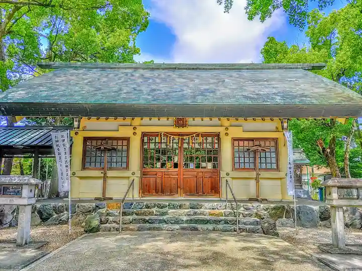 六所社(下飯田)の本殿・本堂