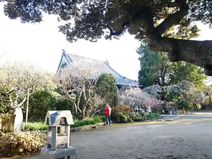 宝戒寺の{uncategorized: "未分類", other: "その他", undefined: "問題あり", building: "その他建物", grave: "お墓", sacred_gate: "鳥居", guardian: "狛犬", statue: "像", buddha: "仏像", history: "歴史", nature: "自然", garden: "庭園", animal: "動物", pagoda: "塔", temizu: "手水舎", mountain_gate: "山門・神門", sanctuary: "本殿・本堂", subordinate: "末社・摂社", art: "芸術", scenery: "景色", jizo: "地蔵", ema: "絵馬", goshuin: "御朱印", omikuji: "おみくじ", items: "授与品その他", amulet: "お守り", goshuincho: "御朱印帳", eats: "食事", festival: "お祭り", votive_dance: "神楽", shichigosan: "七五三参", wedding: "結婚式", experience: "体験その他", initially: "初詣", around: "周辺", anti_infection: "感染症対策"}