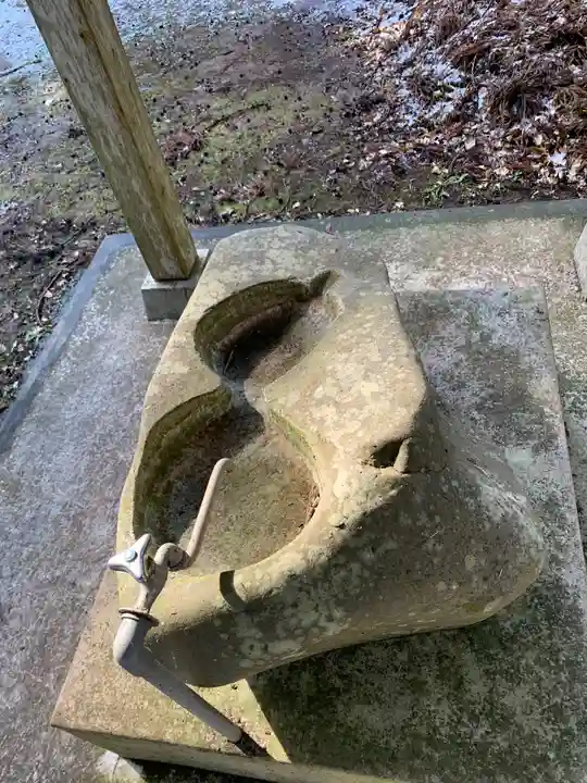 丸郷神社の手水舎