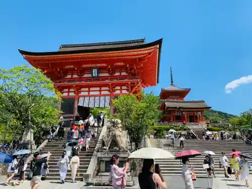 清水寺の山門・神門