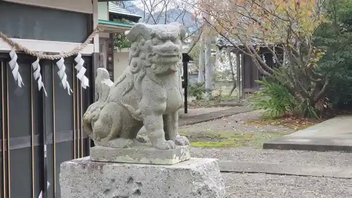 岩井神社の狛犬