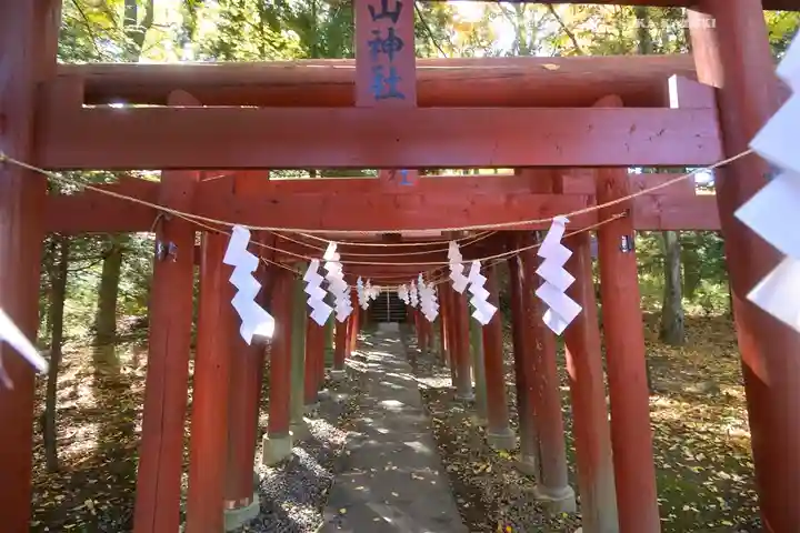 新屋山神社(山梨県)