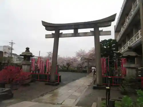 六孫王神社の鳥居