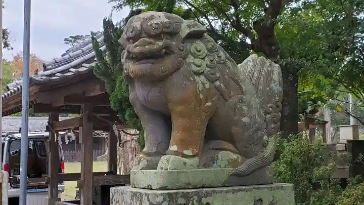 鶴谷八幡宮の狛犬