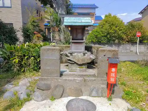 県明神社の末社