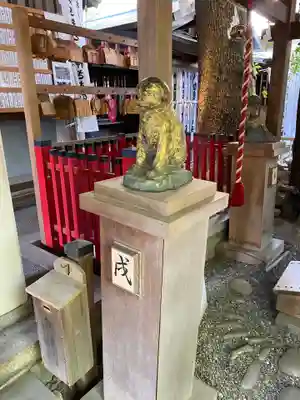 洲嵜神社の狛犬