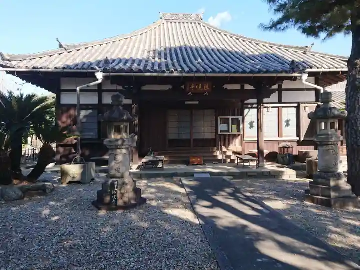 越境寺の本殿・本堂