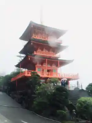 青岸渡寺の{uncategorized: "未分類", other: "その他", undefined: "問題あり", building: "その他建物", grave: "お墓", sacred_gate: "鳥居", guardian: "狛犬", statue: "像", buddha: "仏像", history: "歴史", nature: "自然", garden: "庭園", animal: "動物", pagoda: "塔", temizu: "手水舎", mountain_gate: "山門・神門", sanctuary: "本殿・本堂", subordinate: "末社・摂社", art: "芸術", scenery: "景色", jizo: "地蔵", ema: "絵馬", goshuin: "御朱印", omikuji: "おみくじ", items: "授与品その他", amulet: "お守り", goshuincho: "御朱印帳", eats: "食事", festival: "お祭り", votive_dance: "神楽", shichigosan: "七五三参", wedding: "結婚式", experience: "体験その他", initially: "初詣", around: "周辺", anti_infection: "感染症対策"}