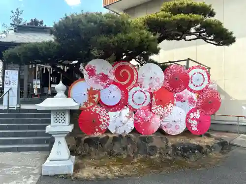 仙台八坂神社の{uncategorized: "未分類", other: "その他", undefined: "問題あり", building: "その他建物", grave: "お墓", sacred_gate: "鳥居", guardian: "狛犬", statue: "像", buddha: "仏像", history: "歴史", nature: "自然", garden: "庭園", animal: "動物", pagoda: "塔", temizu: "手水舎", mountain_gate: "山門・神門", sanctuary: "本殿・本堂", subordinate: "末社・摂社", art: "芸術", scenery: "景色", jizo: "地蔵", ema: "絵馬", goshuin: "御朱印", omikuji: "おみくじ", items: "授与品その他", amulet: "お守り", goshuincho: "御朱印帳", eats: "食事", festival: "お祭り", votive_dance: "神楽", shichigosan: "七五三参", wedding: "結婚式", experience: "体験その他", initially: "初詣", around: "周辺", anti_infection: "感染症対策"}