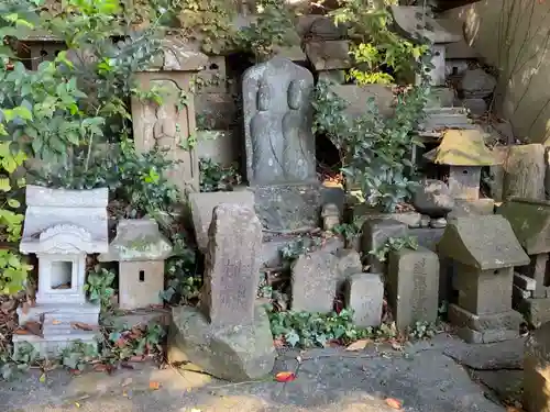 曾屋神社の末社・摂社