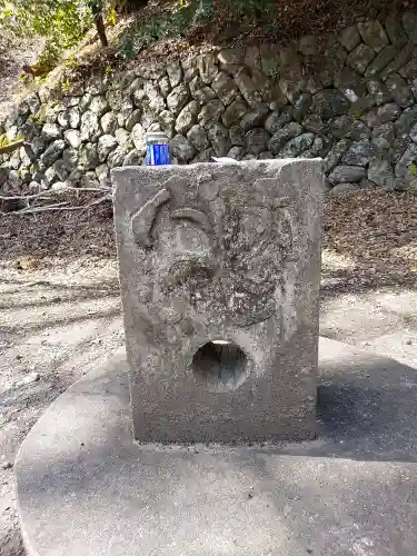 天河大辨財天社の{uncategorized: "未分類", other: "その他", undefined: "問題あり", building: "その他建物", grave: "お墓", sacred_gate: "鳥居", guardian: "狛犬", statue: "像", buddha: "仏像", history: "歴史", nature: "自然", garden: "庭園", animal: "動物", pagoda: "塔", temizu: "手水舎", mountain_gate: "山門・神門", sanctuary: "本殿・本堂", subordinate: "末社・摂社", art: "芸術", scenery: "景色", jizo: "地蔵", ema: "絵馬", goshuin: "御朱印", omikuji: "おみくじ", items: "授与品その他", amulet: "お守り", goshuincho: "御朱印帳", eats: "食事", festival: "お祭り", votive_dance: "神楽", shichigosan: "七五三参", wedding: "結婚式", experience: "体験その他", initially: "初詣", around: "周辺", anti_infection: "感染症対策"}