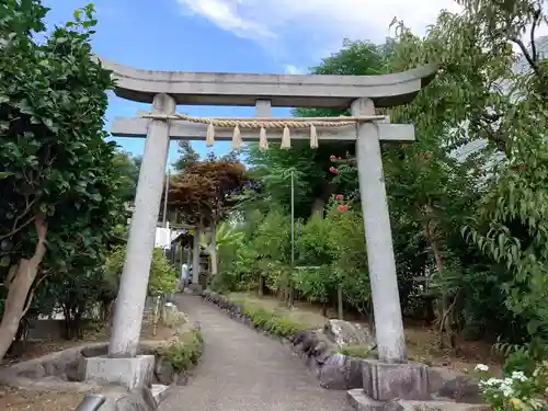 横浜御嶽神社の鳥居