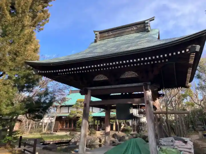 香福寺の{uncategorized: "未分類", other: "その他", undefined: "問題あり", building: "その他建物", grave: "お墓", sacred_gate: "鳥居", guardian: "狛犬", statue: "像", buddha: "仏像", history: "歴史", nature: "自然", garden: "庭園", animal: "動物", pagoda: "塔", temizu: "手水舎", mountain_gate: "山門・神門", sanctuary: "本殿・本堂", subordinate: "末社・摂社", art: "芸術", scenery: "景色", jizo: "地蔵", ema: "絵馬", goshuin: "御朱印", omikuji: "おみくじ", items: "授与品その他", amulet: "お守り", goshuincho: "御朱印帳", eats: "食事", festival: "お祭り", votive_dance: "神楽", shichigosan: "七五三参", wedding: "結婚式", experience: "体験その他", initially: "初詣", around: "周辺", anti_infection: "感染症対策"}
