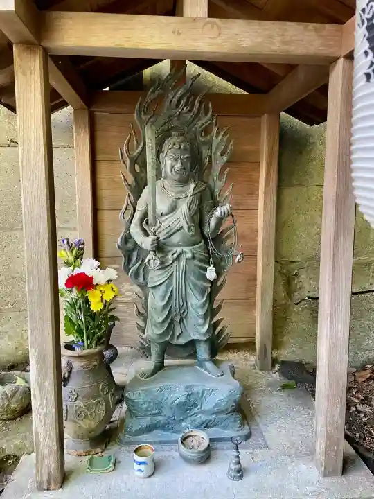 岩窟不動尊(巌窟不動尊/窟堂不動尊/窟堂/岩屋堂)(神奈川県)