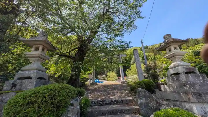 布勢立石神社(滋賀県)