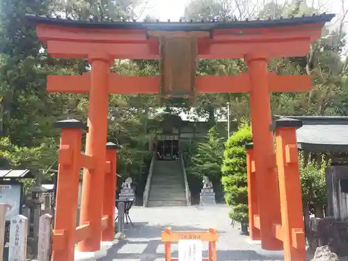 敢國神社の鳥居